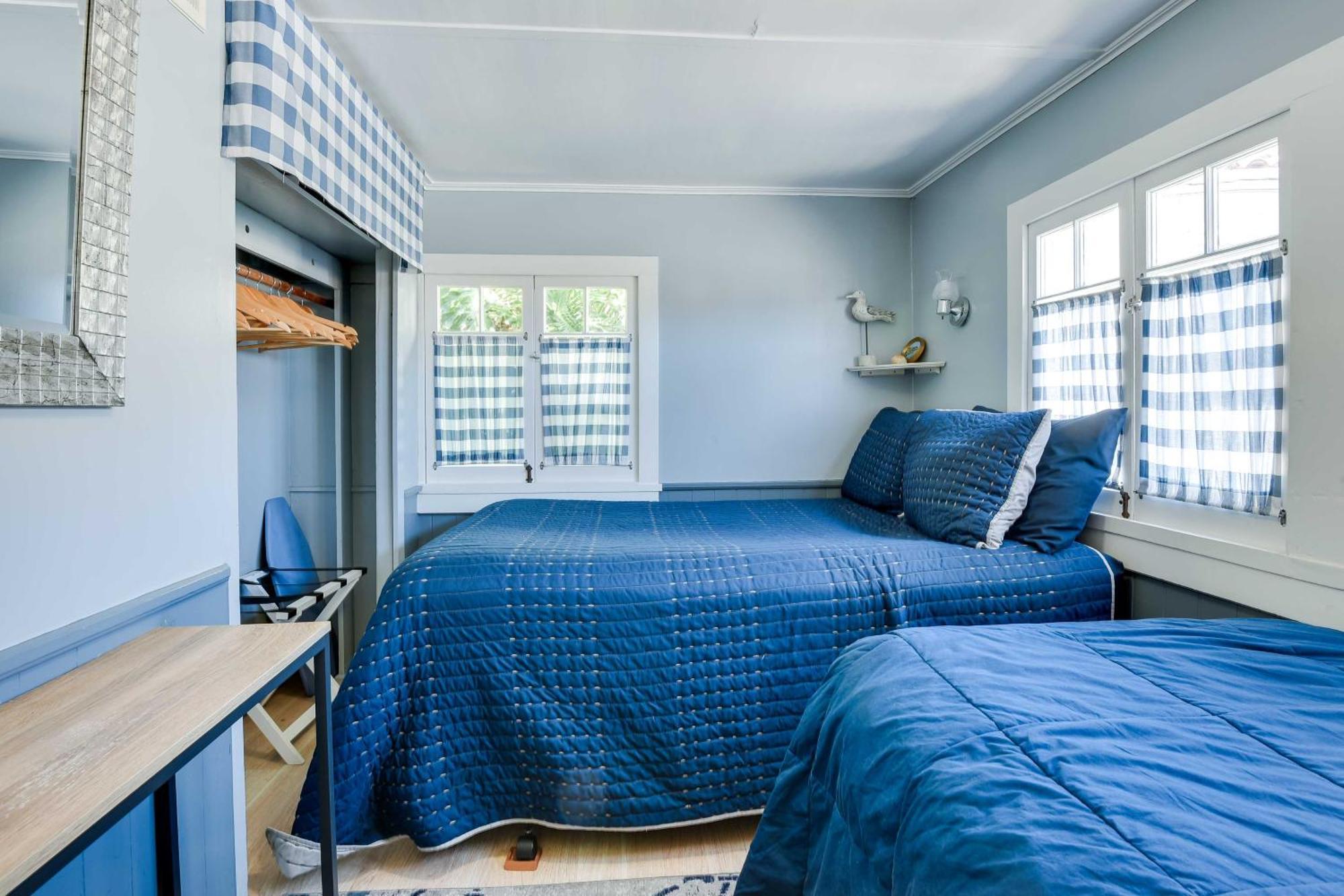 Charming Catalina Gem With Deck Walk To The Beach! Avalon Εξωτερικό φωτογραφία