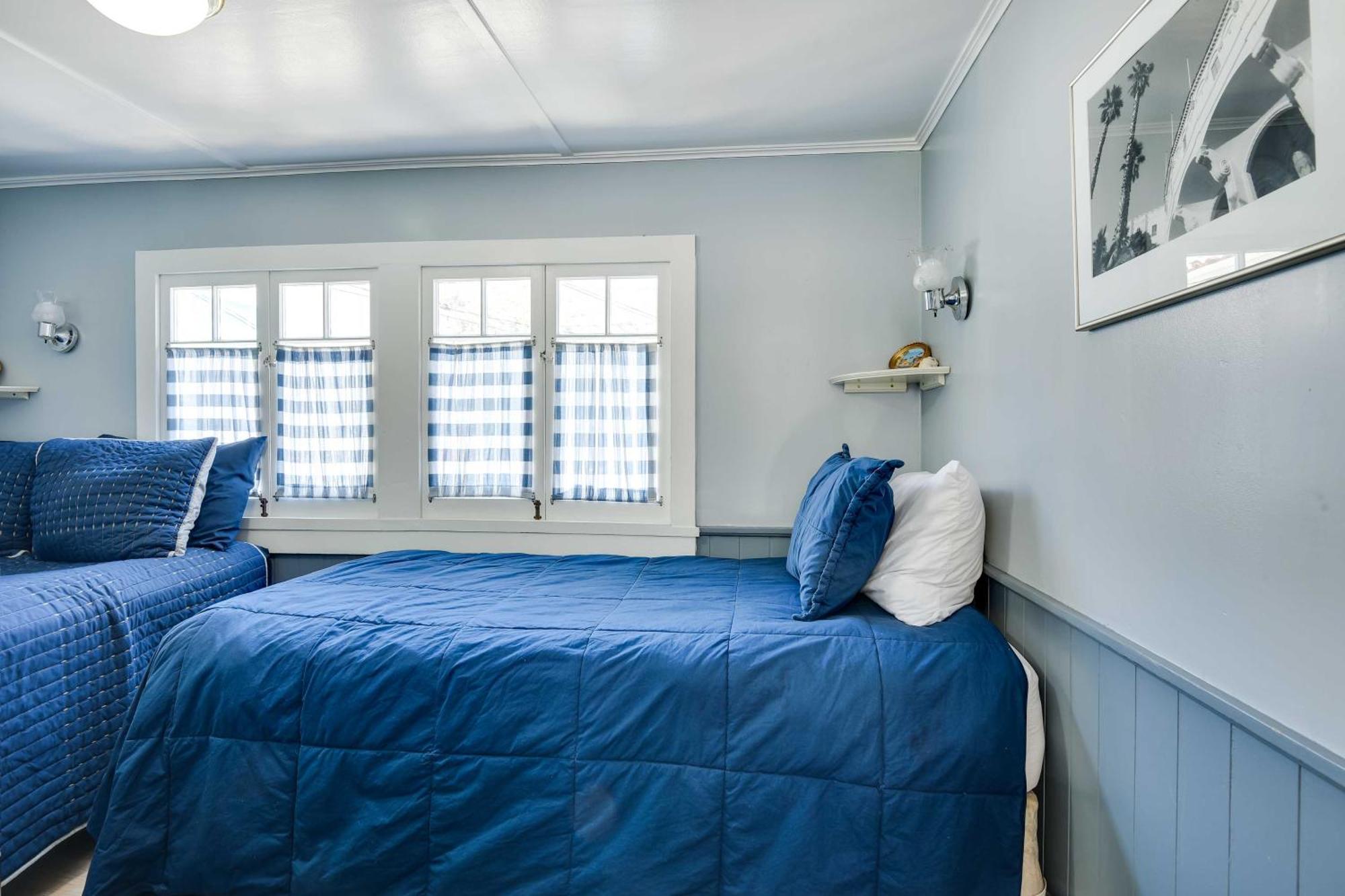 Charming Catalina Gem With Deck Walk To The Beach! Avalon Εξωτερικό φωτογραφία