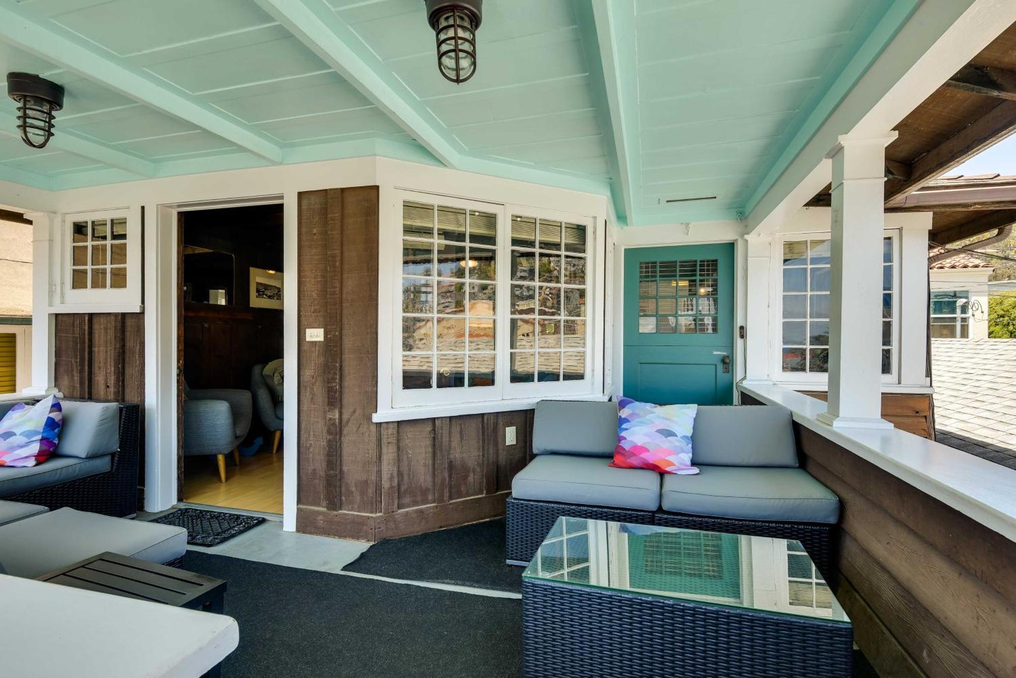 Charming Catalina Gem With Deck Walk To The Beach! Avalon Εξωτερικό φωτογραφία