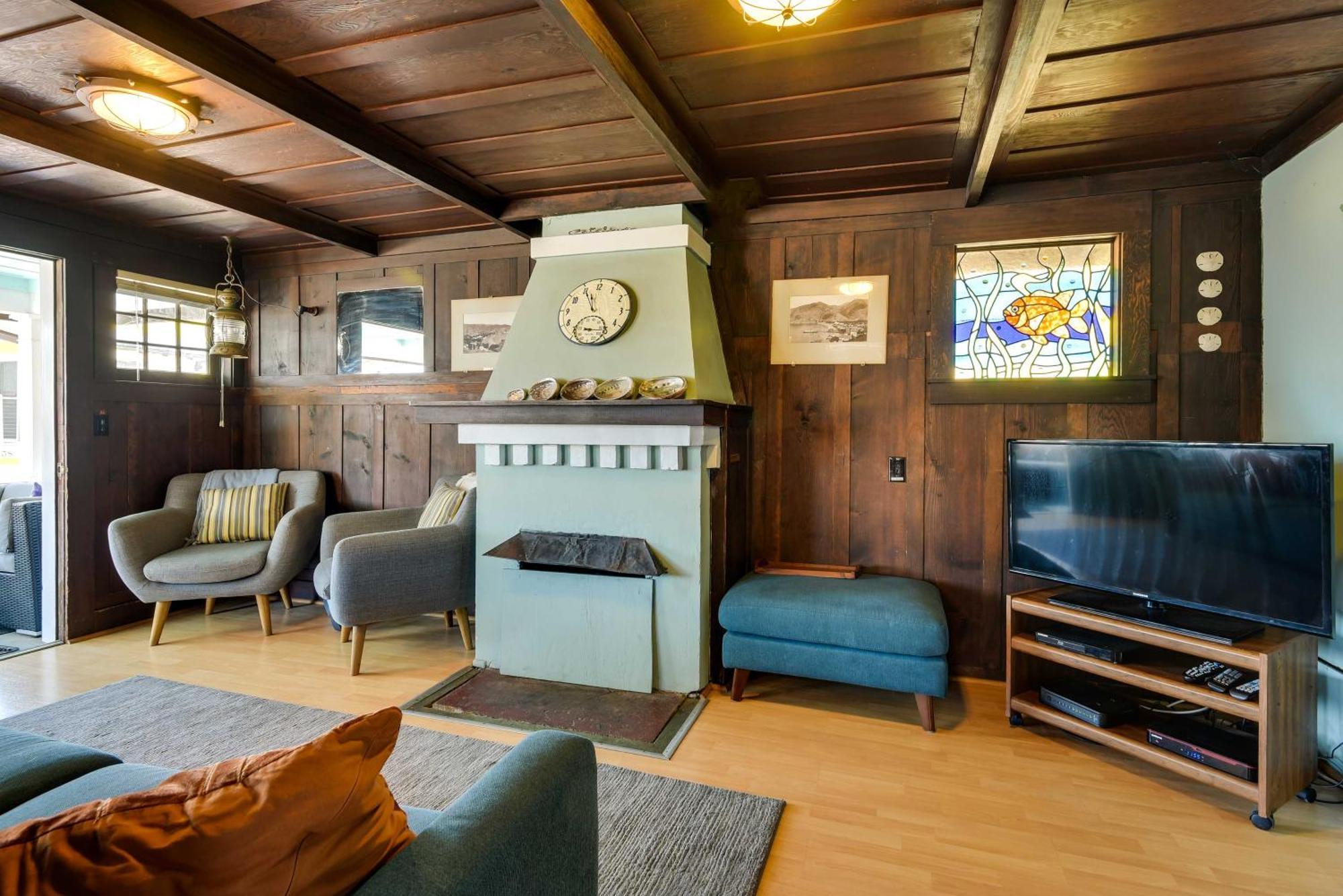 Charming Catalina Gem With Deck Walk To The Beach! Avalon Εξωτερικό φωτογραφία