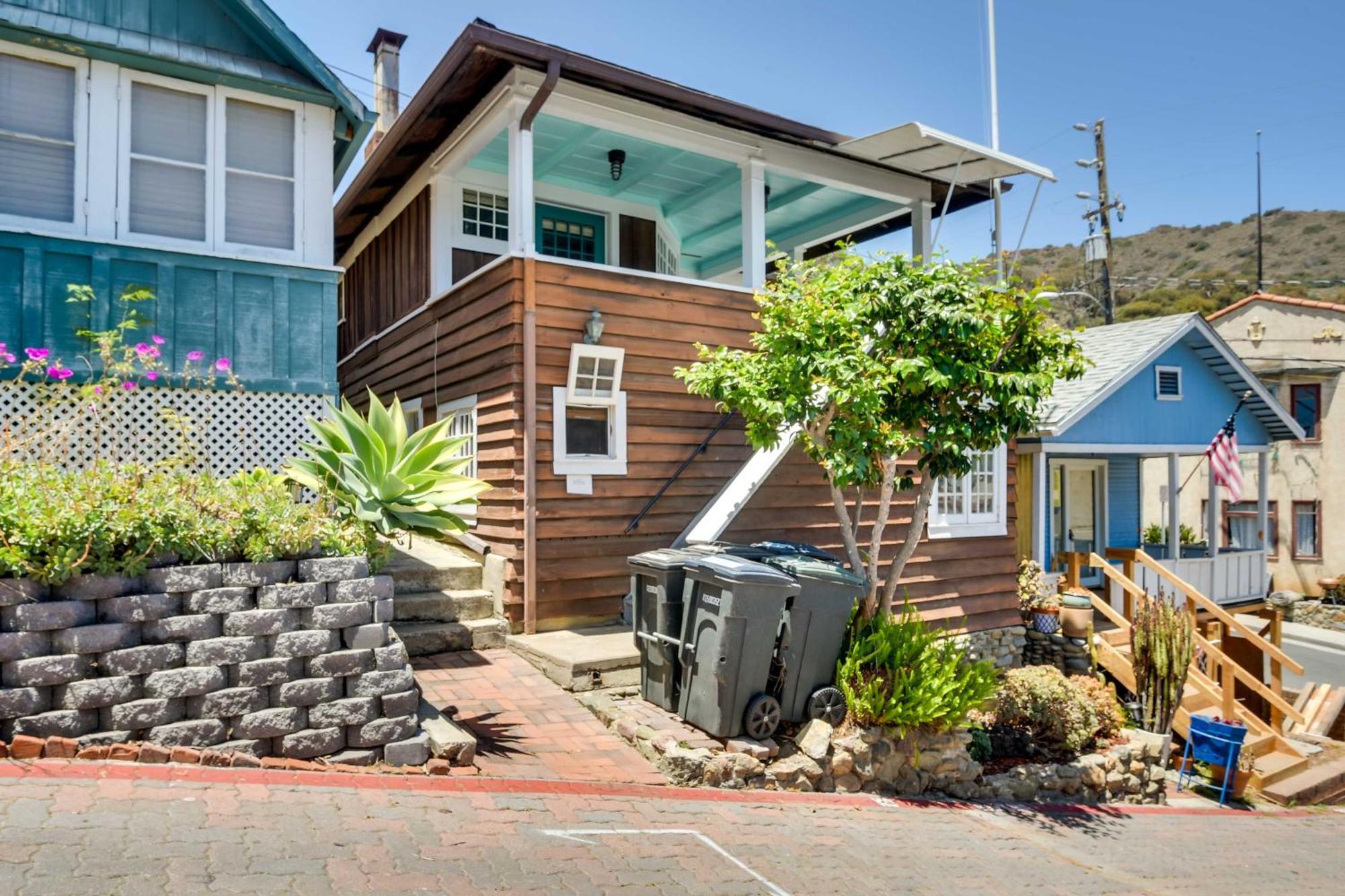Charming Catalina Gem With Deck Walk To The Beach! Avalon Εξωτερικό φωτογραφία